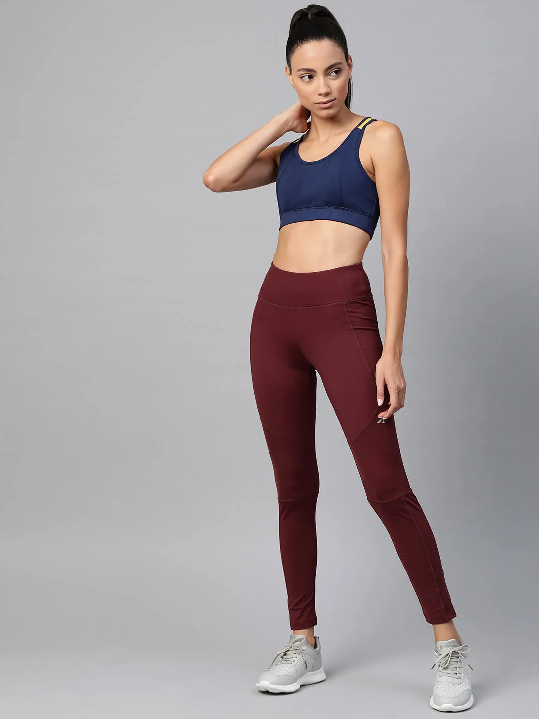 AlcisWomen Maroon Solid Cropped Tights