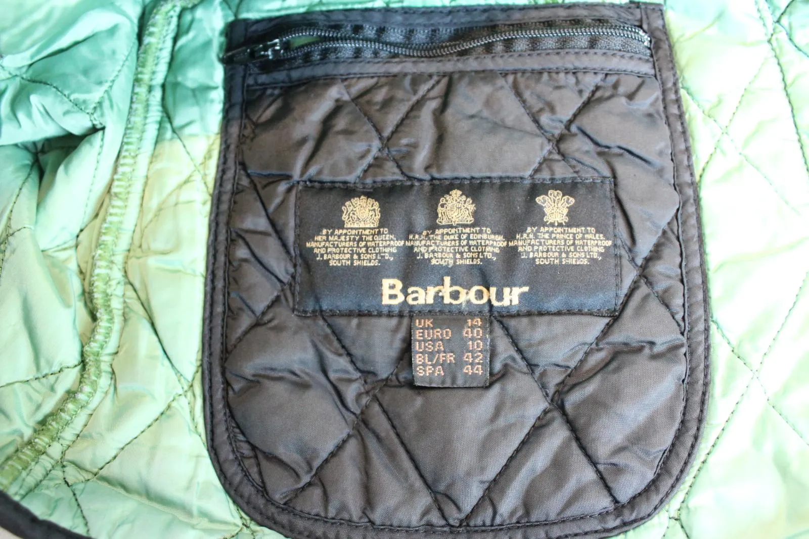 BARBOUR Ladies Black Corduroy Collar Embroidered Logo Quilted Jacket UK14