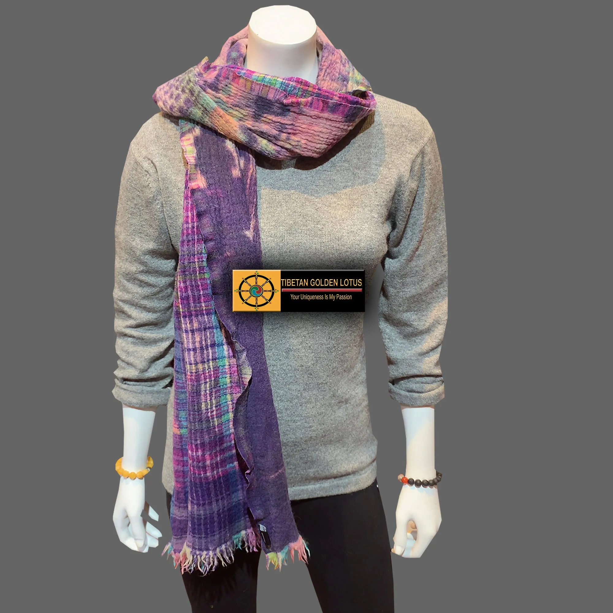 Boiled wool shawl, a neck wrap